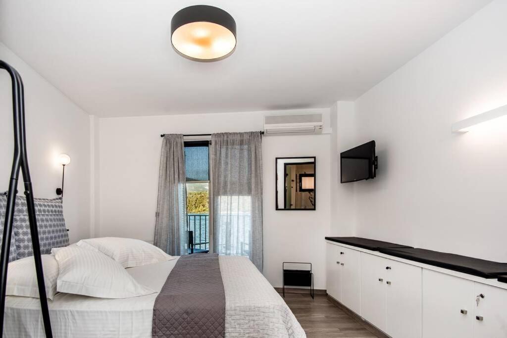 A & B Minimal Suite With Sea View In Argostoli Dış mekan fotoğraf
